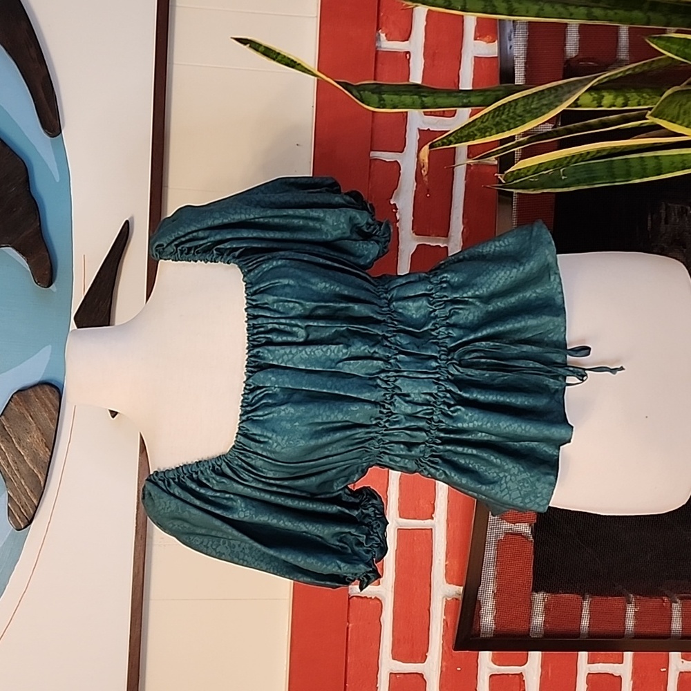 NSR green puff sleeve peplum top size M